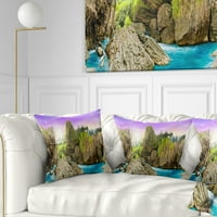 Designart Wild Forest and Waterfall Vijetnam-pejzažni štampani jastuk za bacanje - 16x16