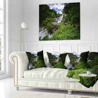 Designart Mae Klang Waterfall Tajland-pejzažni štampani jastuk za bacanje - 18x18